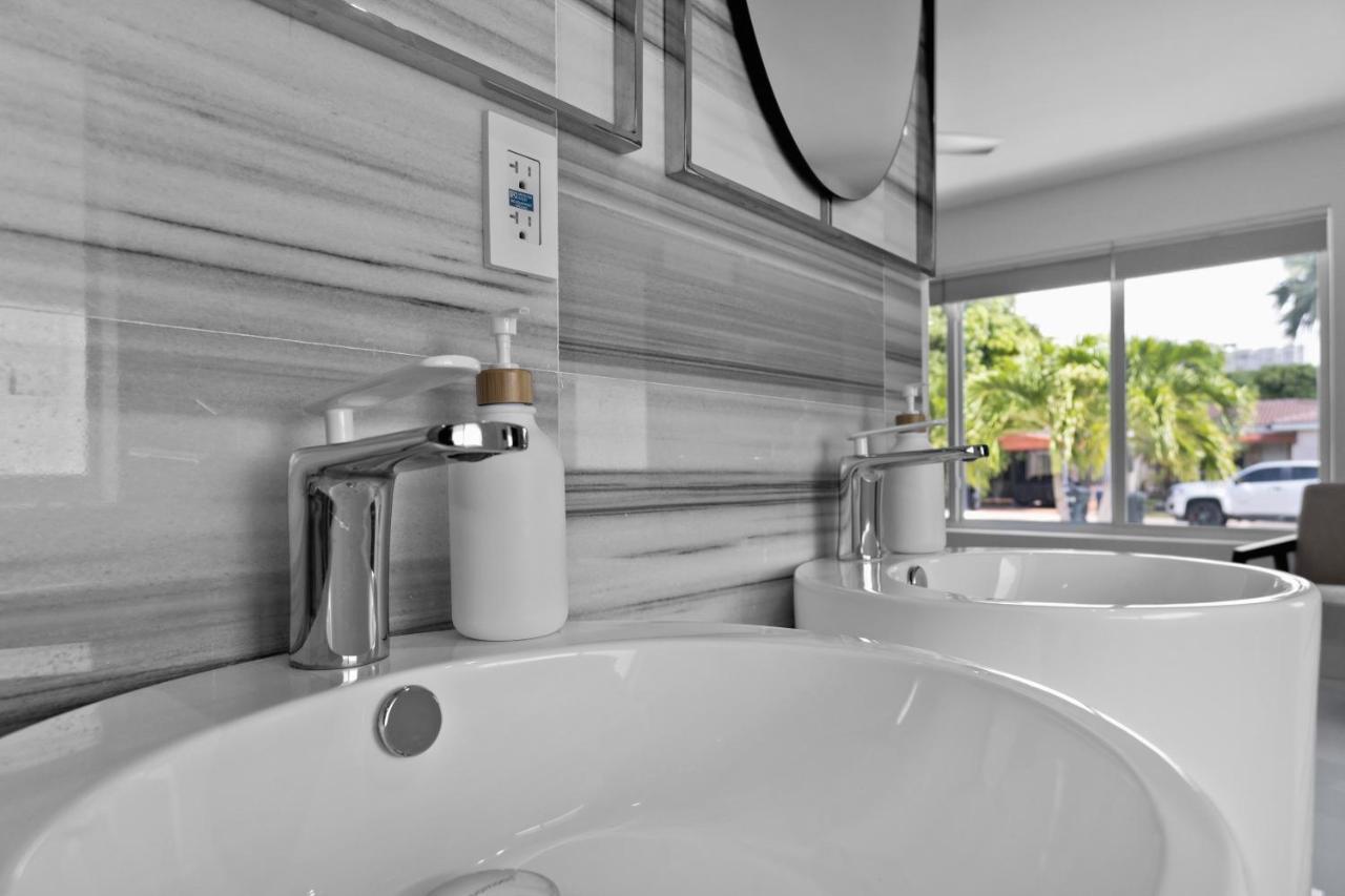 Appartement Luxury House 4 Beds Heated Pool W Jaccuzzi à North Bay Village Extérieur photo