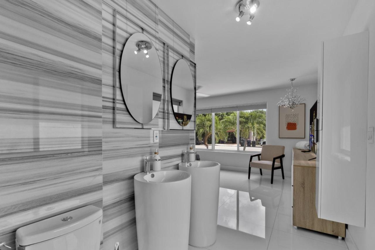 Appartement Luxury House 4 Beds Heated Pool W Jaccuzzi à North Bay Village Extérieur photo