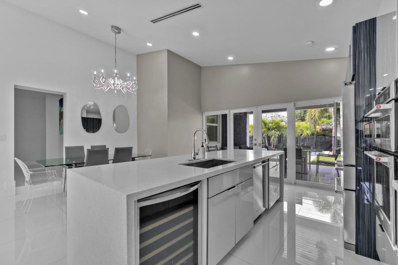 Appartement Luxury House 4 Beds Heated Pool W Jaccuzzi à North Bay Village Extérieur photo